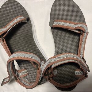 Teva Universal Platform Sandals Women’s 10